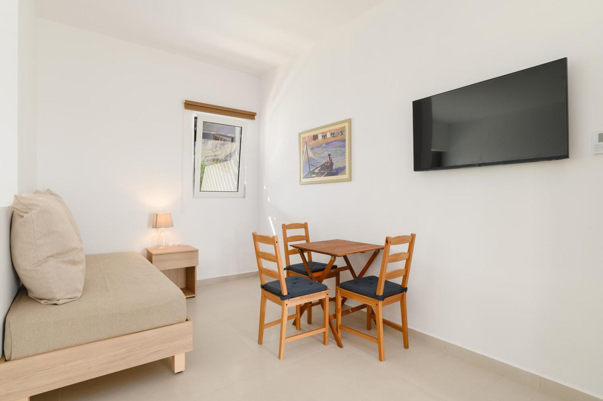 Matina Pefkos Apartahotel